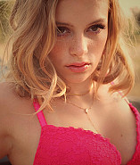 Ellakalinin00 Thumb Image