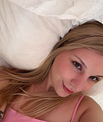 SabrinaRosed thumb image