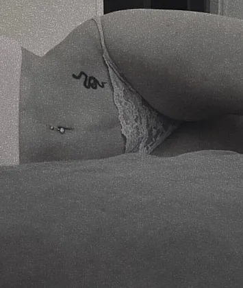 LaraHolt Thumb Image