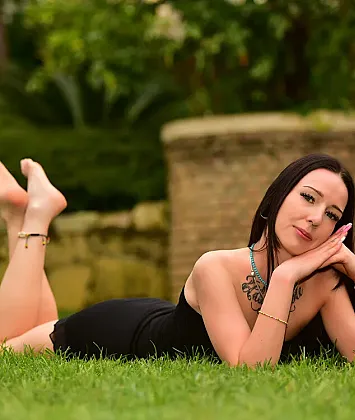 Trixie-Tainted Thumb Image